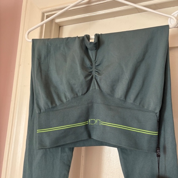 NWT LICI FIT workout set beautiful green/celadon color perfect for yoga - Picture 2 of 7